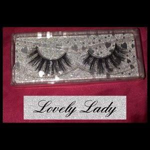 Yanni’s Luscious Lashes